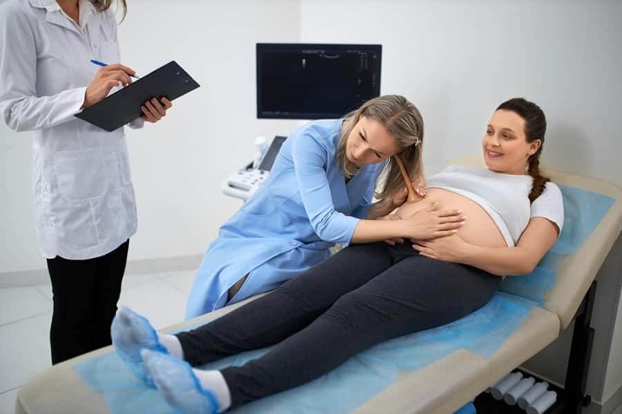 Doctor during pregnancy time